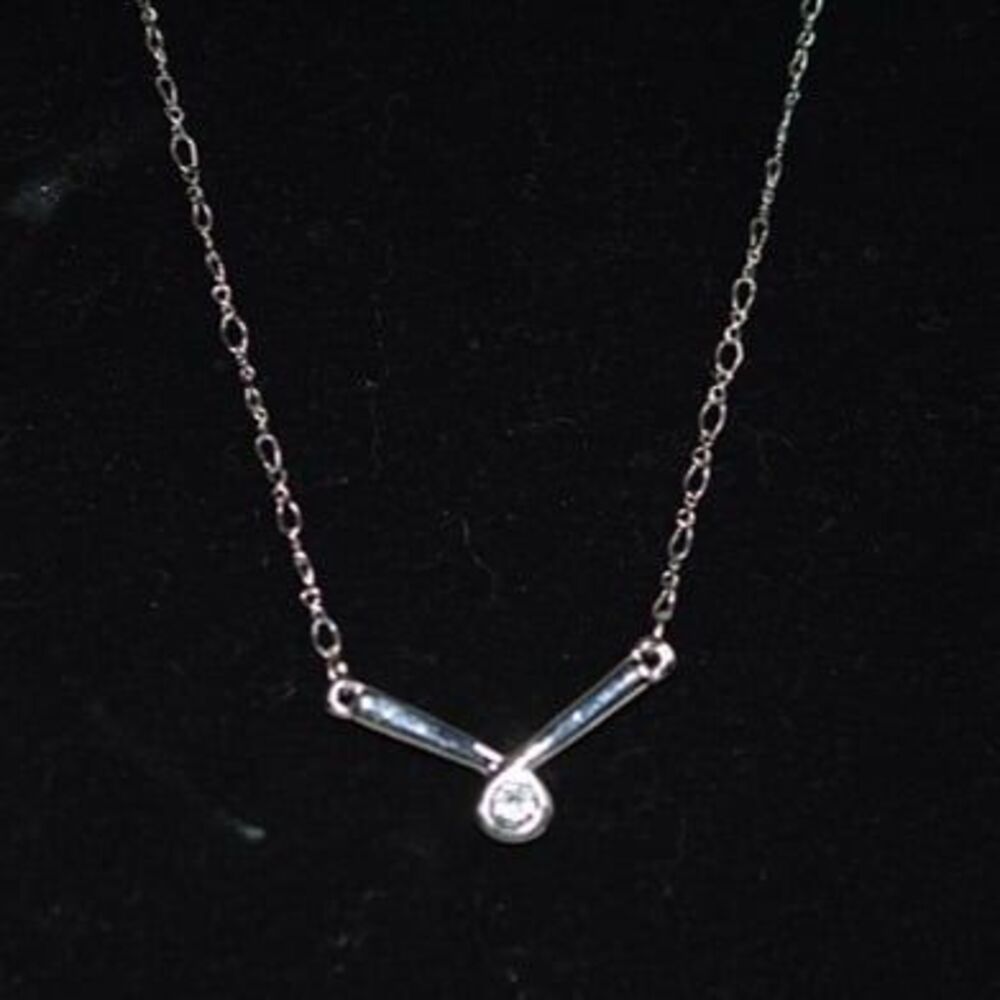 Vintage Chic Center Crystal Silver Tone Link Chain Choker Necklace